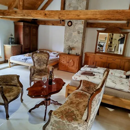 Jilova Tvrz Apartament *