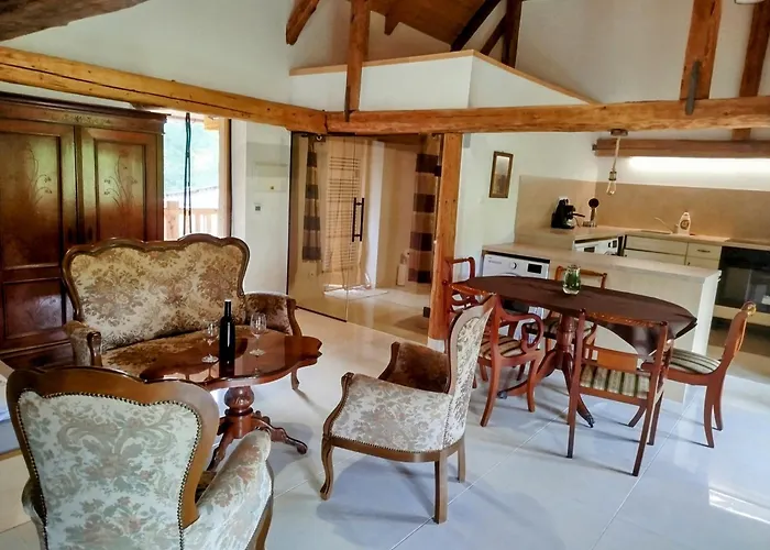 Jilova Tvrz Апартаменты Рожмберк-над-Влтавой